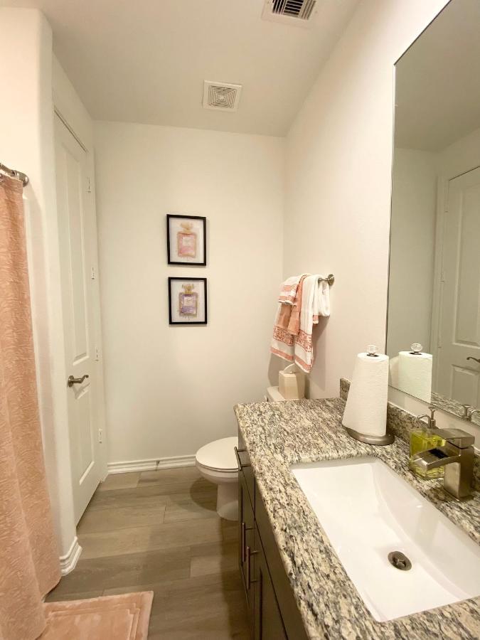 Luxe Three Story Duplex Near Downtown & Med Center Villa Houston Buitenkant foto