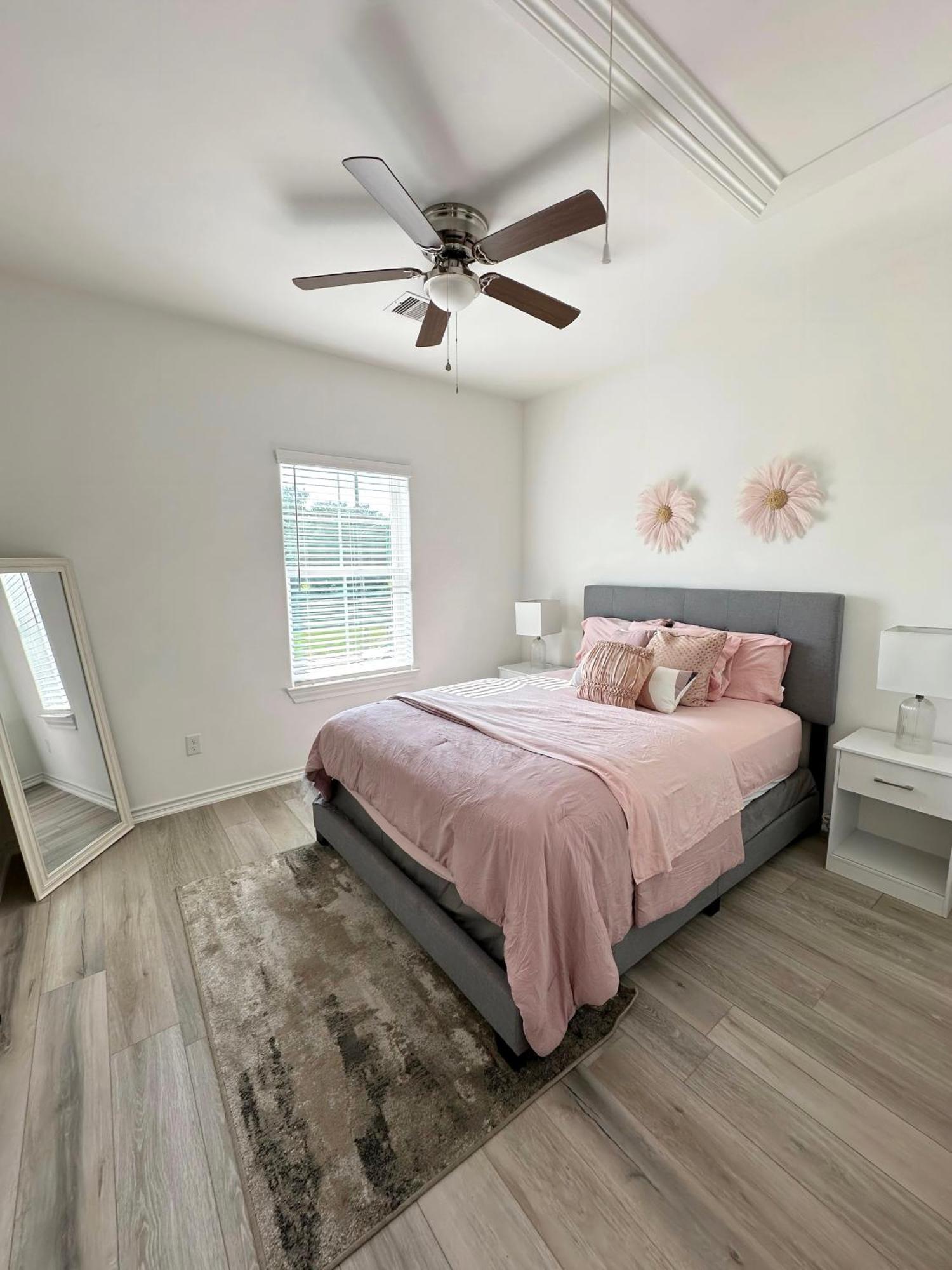 Luxe Three Story Duplex Near Downtown & Med Center Villa Houston Buitenkant foto